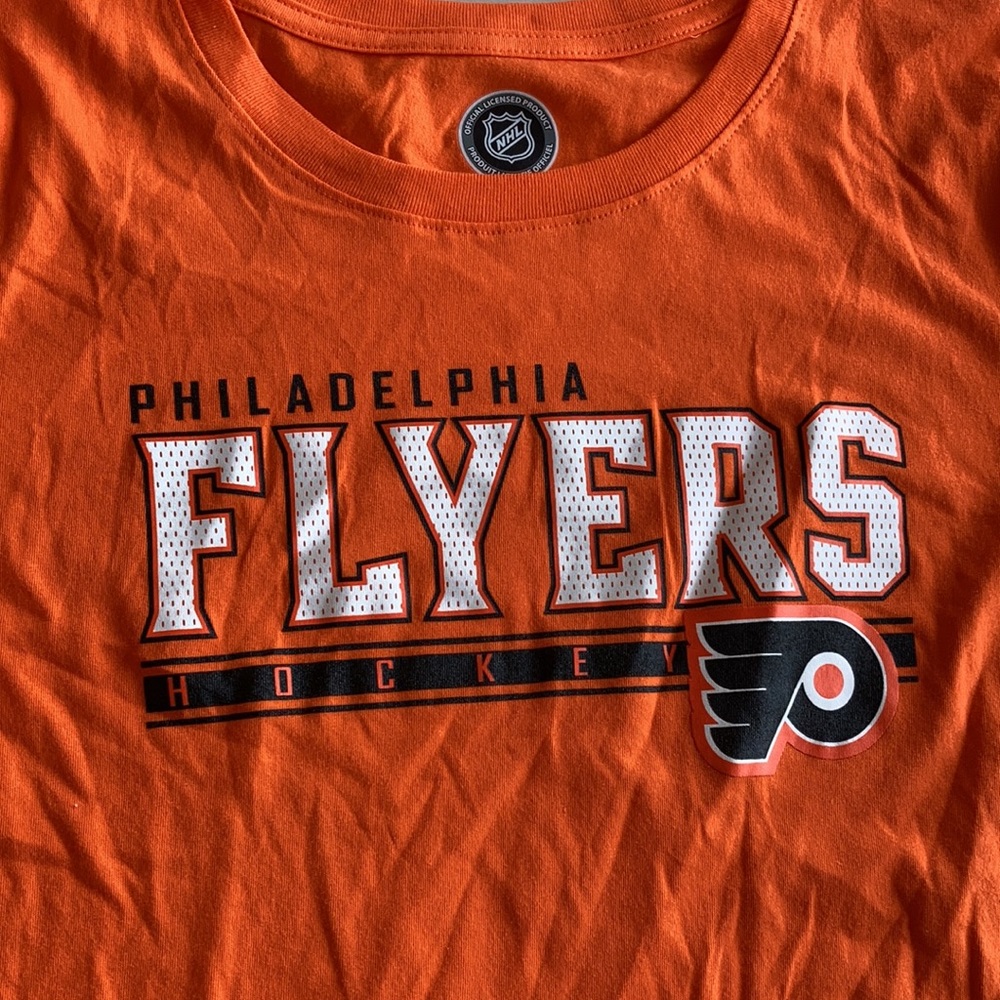 NWT NHL Philadelphia Flyers Boy’s Short Sleeve T-shirt - Picture 2 of 4